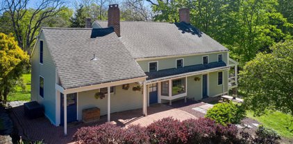 11 Pleasant Run Rd, Flemington