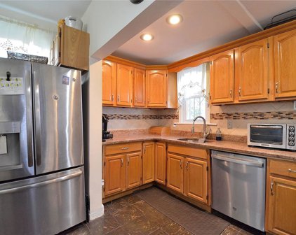 137 Independence Avenue, Freeport