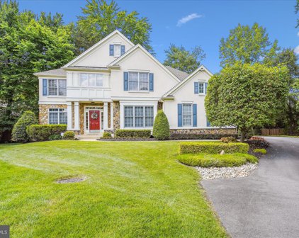 903 Leona Ln, Herndon