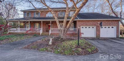 1716 Country Garden  Drive, Shelby