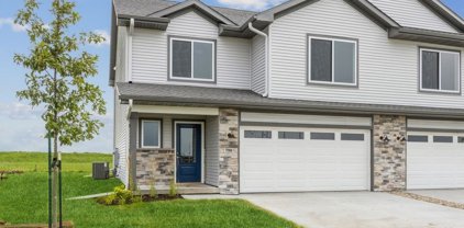 916 Oakland Trail, Solon