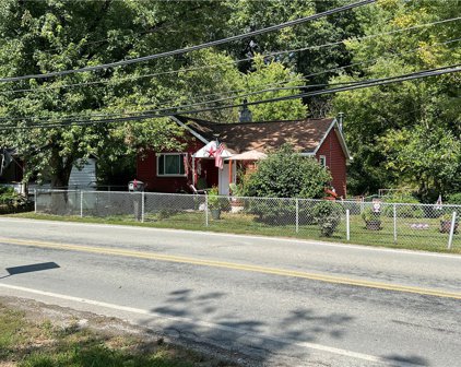 228 Boda Rd, Penn Hills