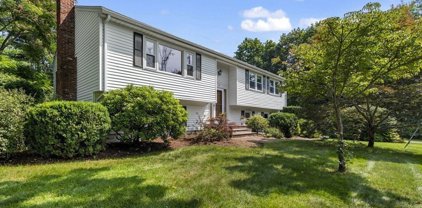16 Aqueduct Rd, Wayland