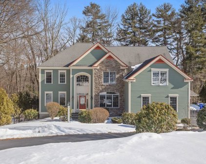 3 Canterbury Ln, Hopkinton
