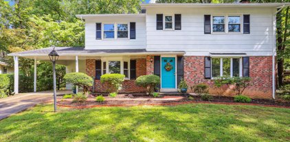 872 Diamond Dr, Gaithersburg