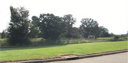 101 Grand Island Drive, Albany