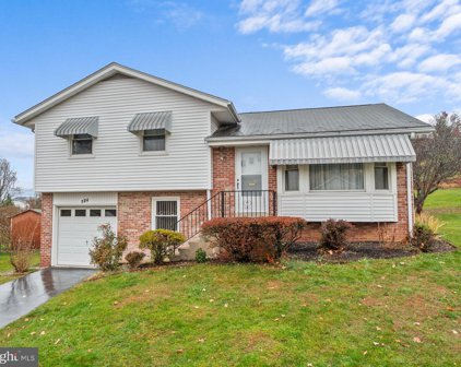 104 Rose Ct, Reading
