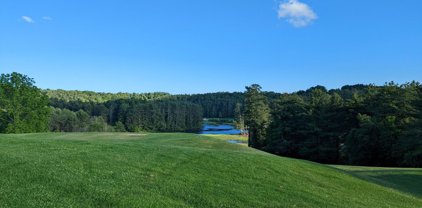 Manor House  Dr, Laurel Fork