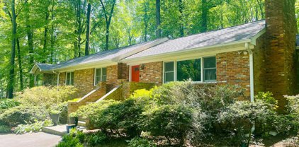 8949 Glenbrook Rd, Fairfax