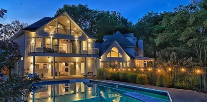 709 Cumberland Hills Dr, Hendersonville