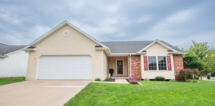 7235 W Prominence Point, Bloomington