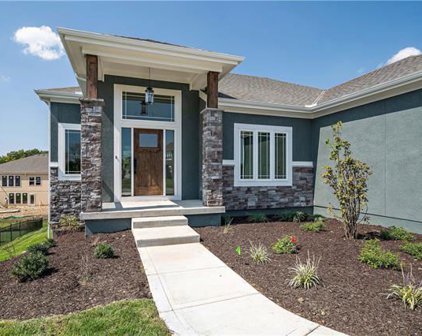 142 NW Ambersham Drive, Lee's Summit