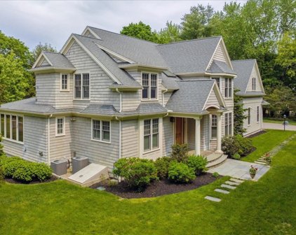 2 Decatur Lane, Wayland