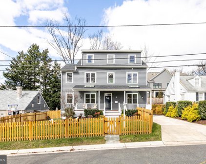 4403 Chase Ave, Bethesda