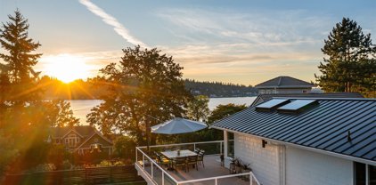 1703 E Lake Sammamish Parkway NE, Sammamish