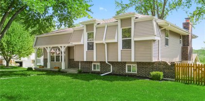 5121 NW Wood Ridge Drive, Parkville
