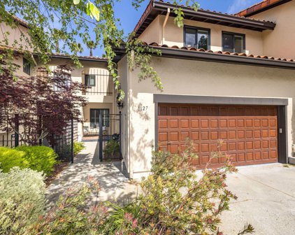 1127 Royal LN, San Carlos