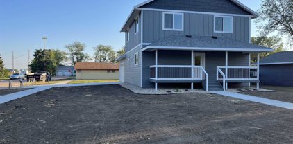 219 Walnut St, Canistota