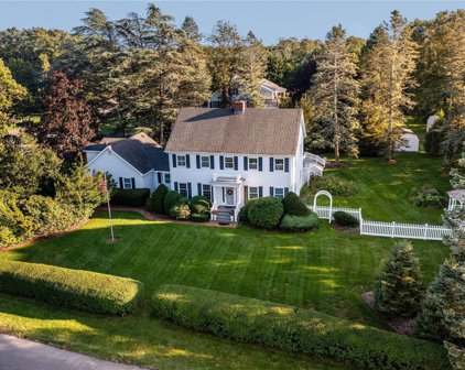 110 Sleepy Hollow Lane, Southold
