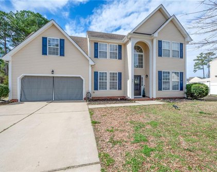 221 Tracy Drive, Central Suffolk