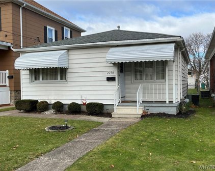 2250 Woodlawn  Avenue, Niagara Falls-City-291100