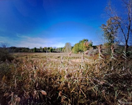 61609 N Bates Road, Lenox Twp