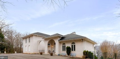 410 Sunset Dr, Lavale