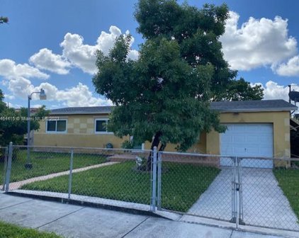 1182 W 32nd St, Hialeah