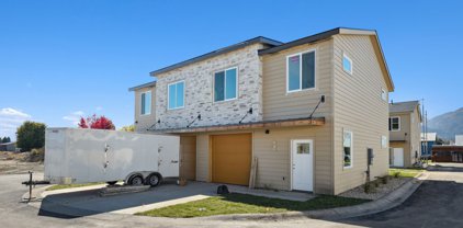 1095 Learning Loop, Hamilton