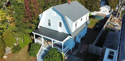 66 Bullocks Point Avenue, East Providence