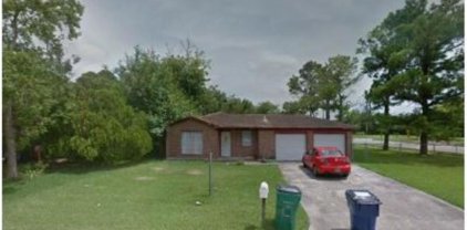405 Debbie Lane, Alvin