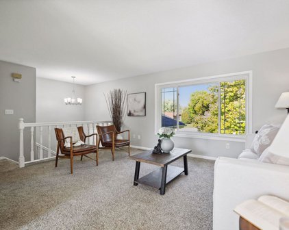 648 Dresden Circle, Chaska