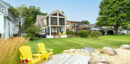 6884 Farrell Drive NE, Rockford