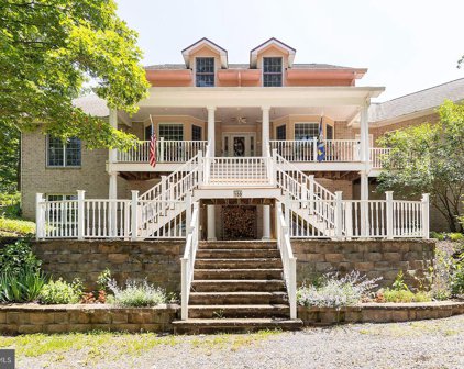 166 Whistlewood Ln, Winchester