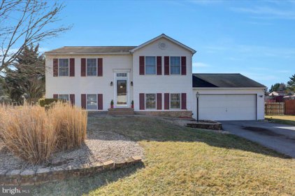 11944 Azalea Dr, Hagerstown