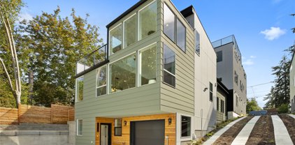 12015 36th Avenue NE Unit #B, Seattle