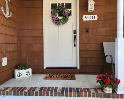 908 Ocean Avenue, Beachwood