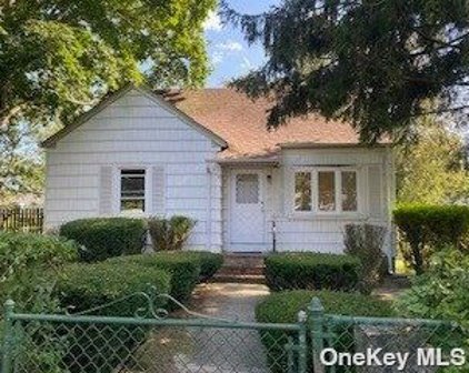 38 Jensen Road, Bay Shore