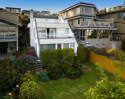 14736 Oxenham Avenue, White Rock