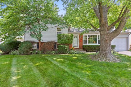 1537 N Patton Avenue, Arlington Heights