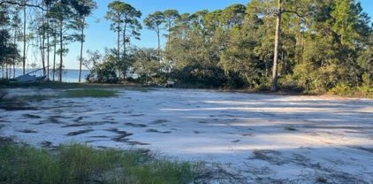 297 Magnolia Bay Dr, Eastpoint