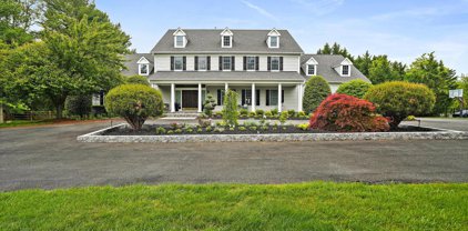 13516 Travilah Rd, North Potomac