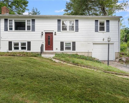 57 Hickory Drive, North Kingstown