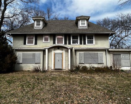 8400 E 67th Street, Kansas City