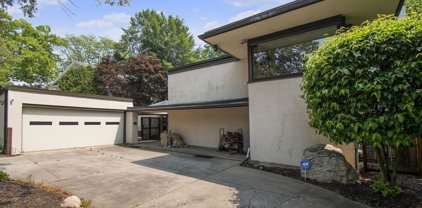 2625 Greenleaf Boulevard, Elkhart
