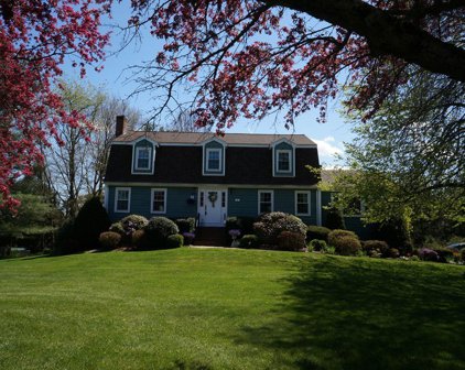 2 Catherine Cir, Stow