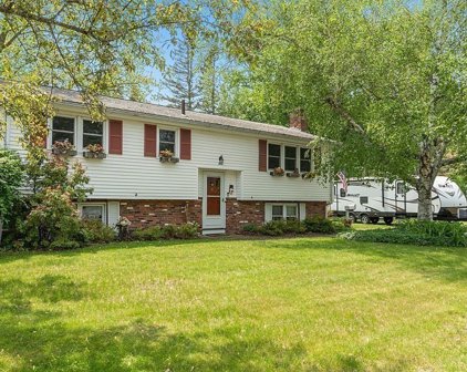 3 Rathburn Rd, Hudson