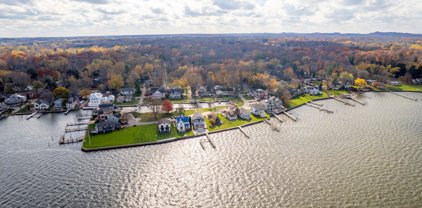 1351 Bayview Drive, Holland