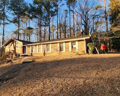 2995 W Potomac Drive, East Point