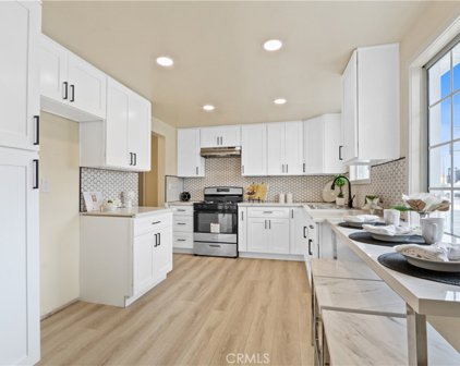 8169 Coldwater Canyon Avenue, North Hollywood